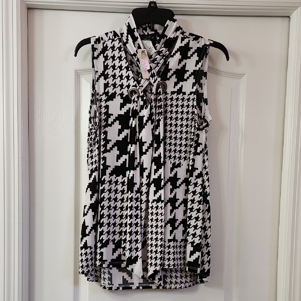 Ariella Black and White Houndstooth Sleeveless Top